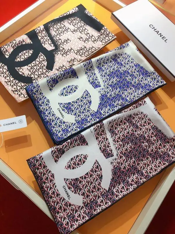 Chanel silk scarf 90X90cm E16 (19)